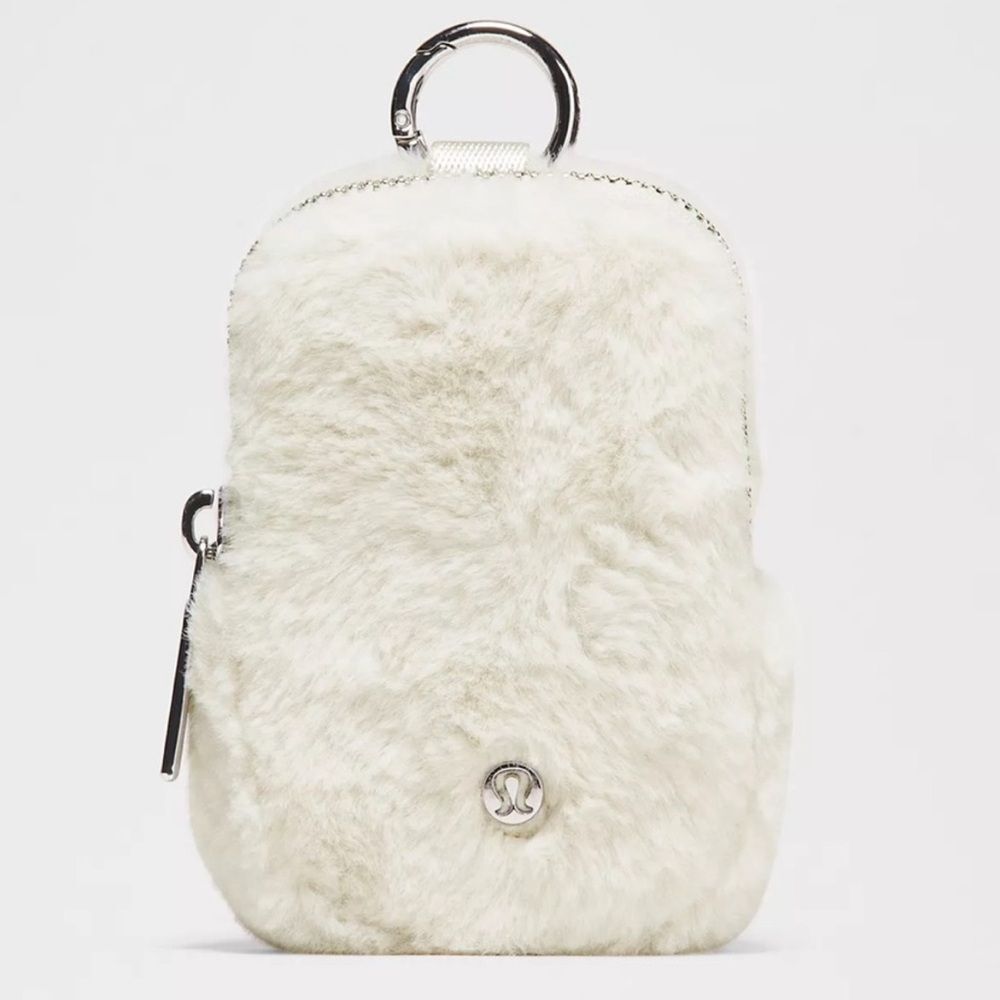 NWT Clippable Nano Pouch *Plush Fleece - Bone